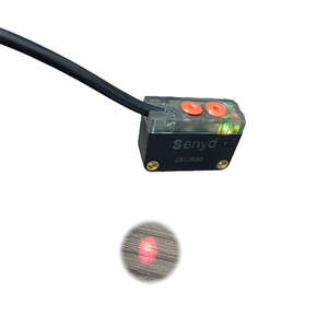 Sensore ottico fotoelettrico microdiffuso rettangolare della gamma di rilevamento 500mm per il rilevamento di oggetti trasparenti - Product Image 3