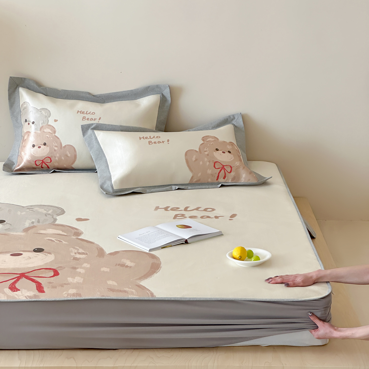 Fitted Sheet Bear with Big Eyes