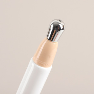 19mm Dia空の正方形のリップグロスチューブ包装10ml 15ml 20ml LDPE/PEシリコンセラミックプレートアプリケータースクリューキャップアイクリーム