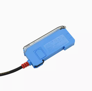 Interruptor fotoeléctrico M6 FF403 Pantalla de dos dígitos NPN Sensor de conteo de reflexión difusa de fibra óptica digital - Product Image 3