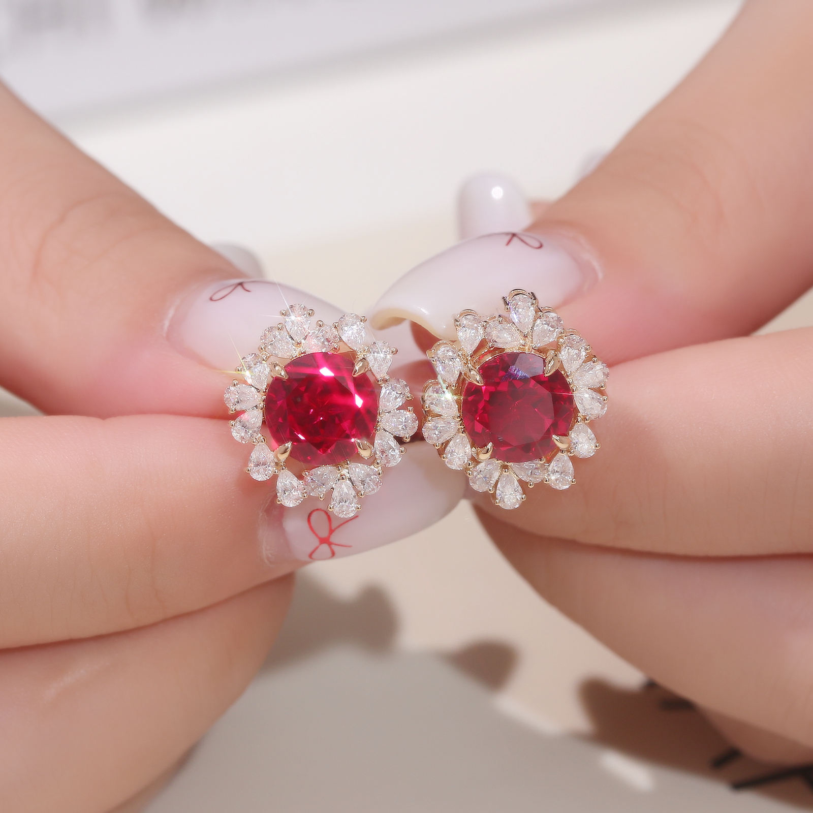 อัญมณีที่ปลูกในห้องปฏิบัติการทองคำ 10k