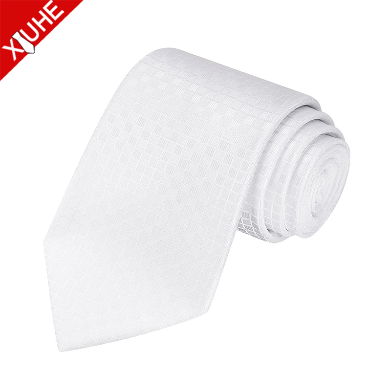 Cravate blanche