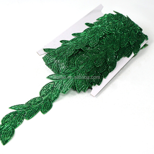 TR016 بيع بالجملة حبات أنبوبية على شكل ورقة شجر على شكل شريط حفر ساخن أحذية وقبعات من حجر الراين إكسسوارات ملابس - Product Image 5