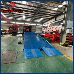 Adjustable 10 Ton Forklift Ramp 1.1-1.8m Height Container Boarding Bridge Gearbox <strong>Core</strong> Component Efficient <strong>Loading</strong> <strong>Unloading</strong> - Product Image 4