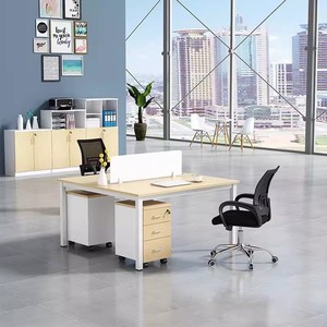 Mesa de ordenador de doble asiento moderna, estación de trabajo de oficina sencilla con ranura para tarjeta para configuración de oficina de cuatro personas - Product Image 3