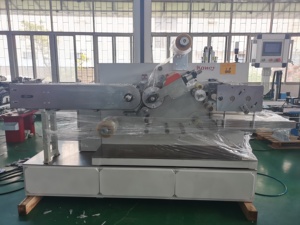 Kowey 2023 Servo Máquina automática para hacer cucharas de plástico Robot cartesiano para productos de pared delgada - Product Image 2