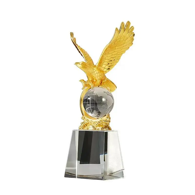 Tùy chỉnh kim loại đại bàng tác phẩm điêu khắc trophies với pha lê Thế Giới Globe Vàng EAGLE giải thưởng Trophy cho quà tặng doanh nghiệp