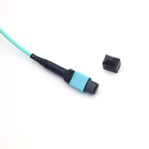 OM3 MTP MPO-Amtsleitung Verbessertes MPO-Patchkabel 5G PoE IP 4G-Netzwerke Poliertes UPC Verwendetes Glasfaser-Typ SM-kompatibles TCP IP