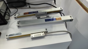 Sensor de escala lineal de 1 micrón con procesamiento de metales de precisión Dro Lectura digital racional de dos ejes DRO para fresadora de torno - Product Image 4