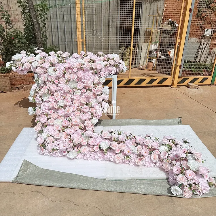 Cina prezzo di fabbrica fiori artificiali corridori europei Rose Party Hotel decorazioni per la tavola di nozze