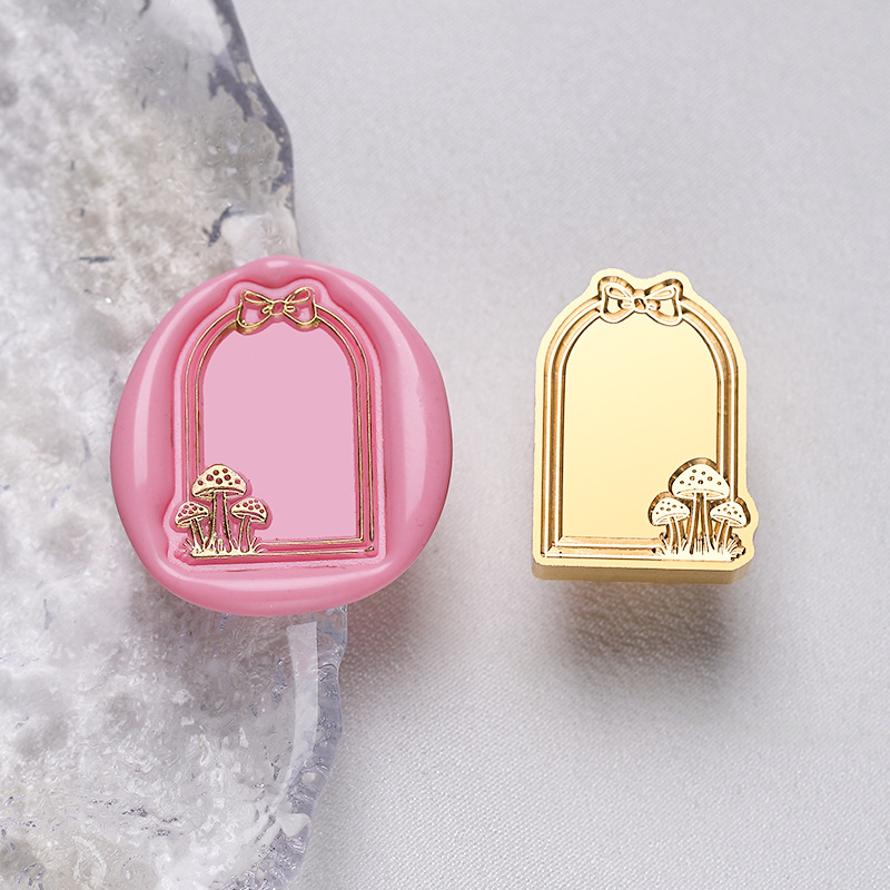 Mushroom-shaped frame (irregular shape, 19.2 x 16.4 mm)