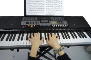 61 teclas de alta calidad de instrumentos musicales de Piano eléctrico teclado con función táctil (EK61215) - Product Image 6