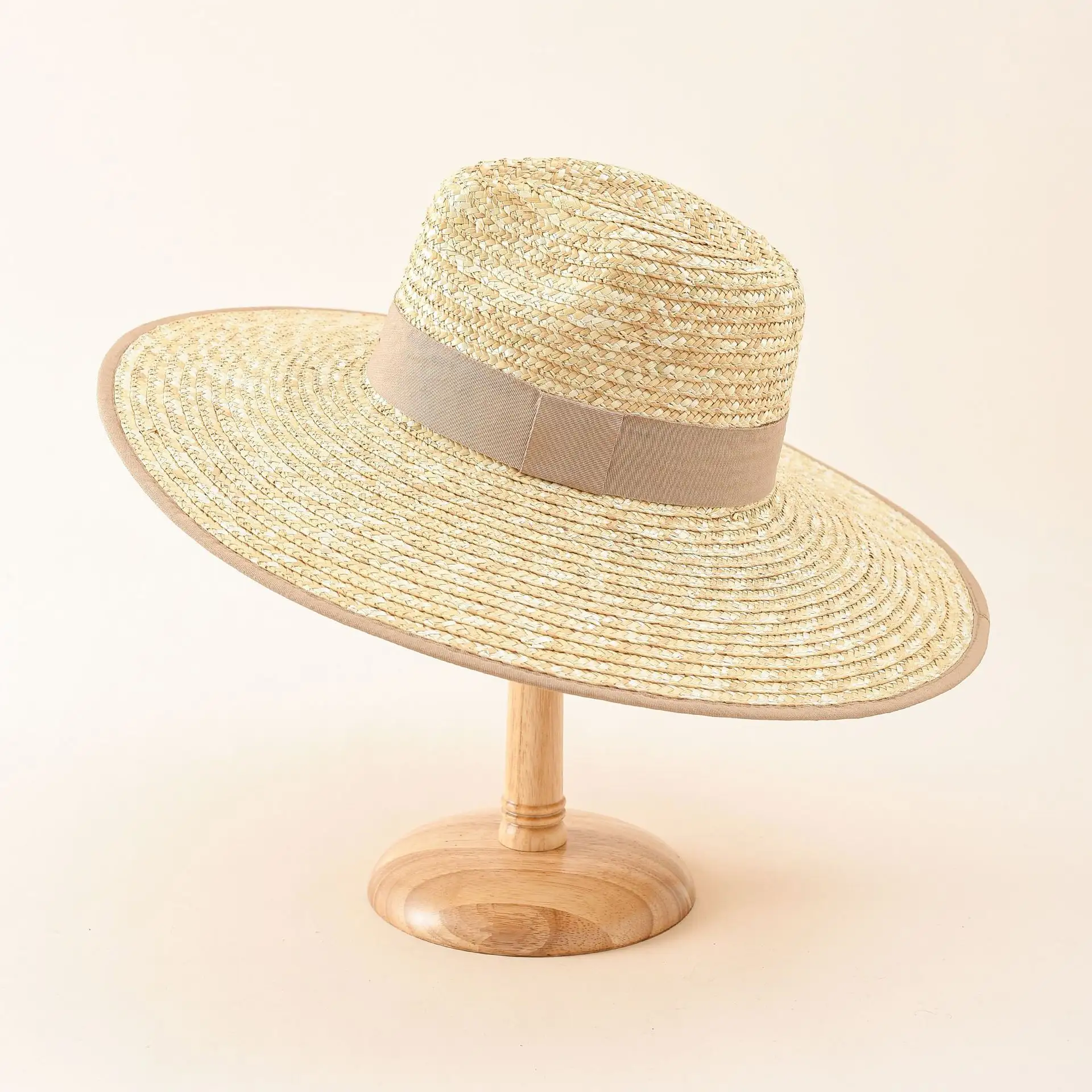 Gran oferta de paja de trigo a la moda para mujer joven, hombre, clima Tropical, tocado de ala grande, sombrero Fedora de paja para playa y verano
