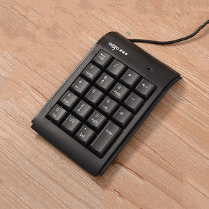 W909 cablato USB tastierino numerico 18 tasti Full Size sottile Design leggero e ergonomico per Computer portatile Desktop PC