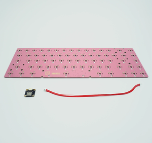 Teclado mecánico personalizado RGB PCB 65 Configuración 67 teclas Compatible con VIA y QMK Pcb Rosa intercambiable en caliente - Product Image 3