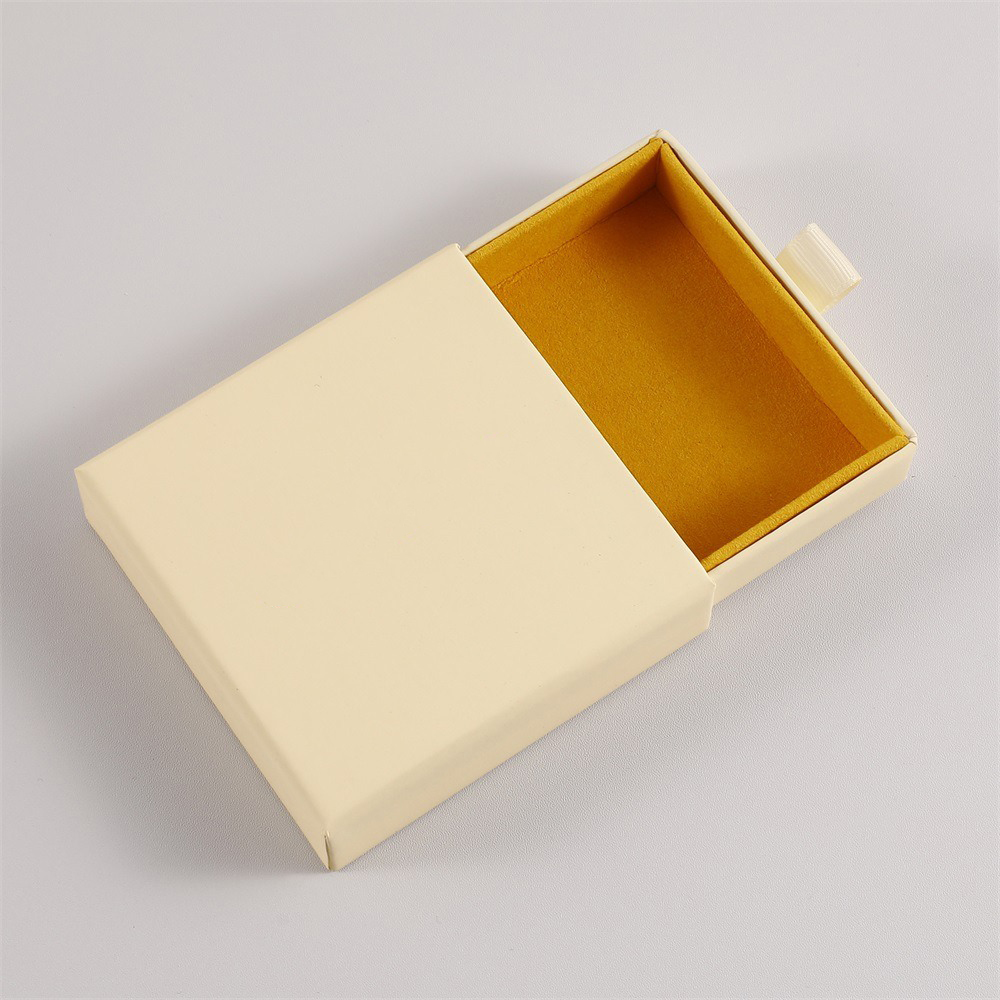 Beige box + color-changing microfiber lining
