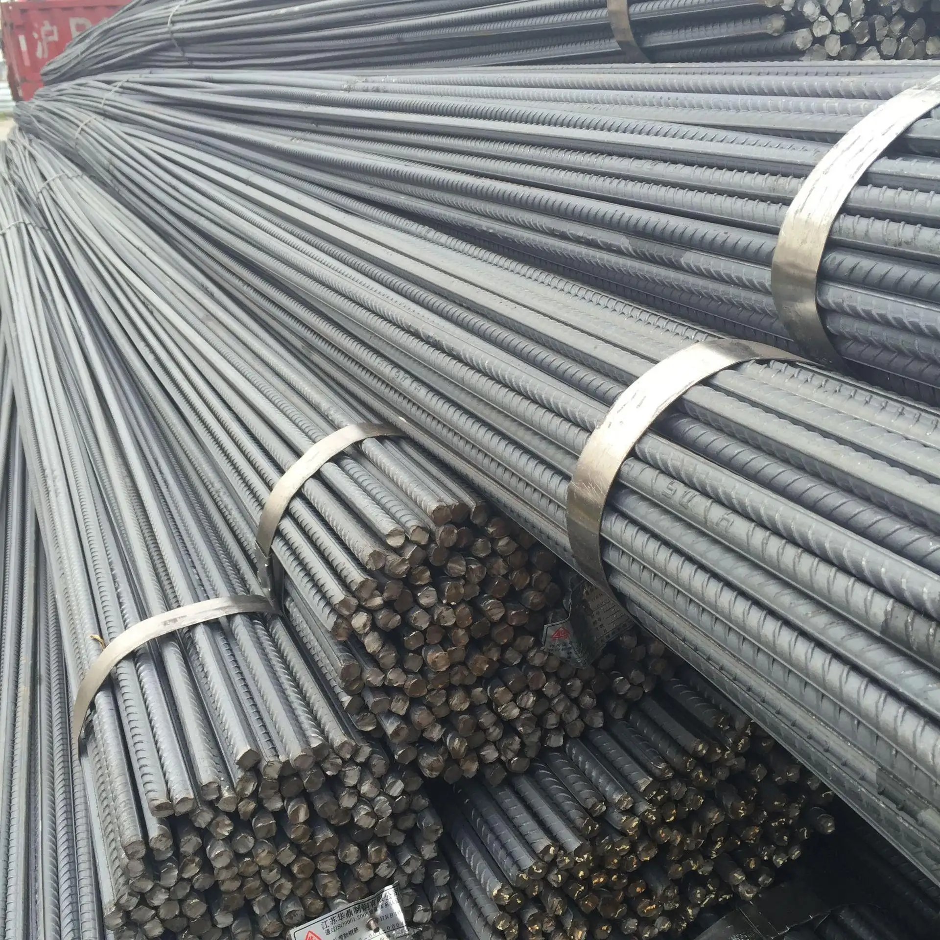 विकृत इस्पात rebar निर्माण के लिए 10mm 12mm HRB500 HRB400 मजबूत इस्पात rebar