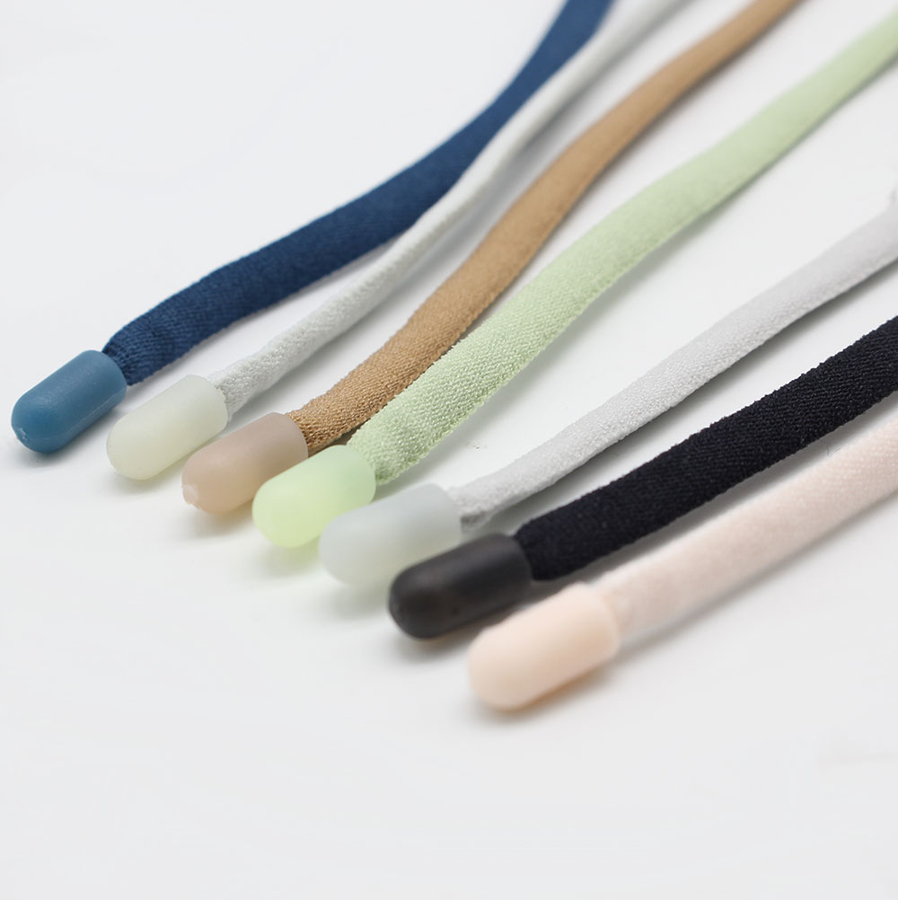 สีขาว