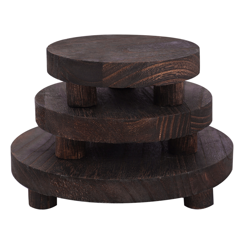 L'ensemble de trois pièces a été recoloré