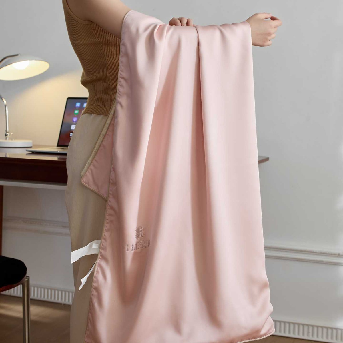 Light rice gold powder