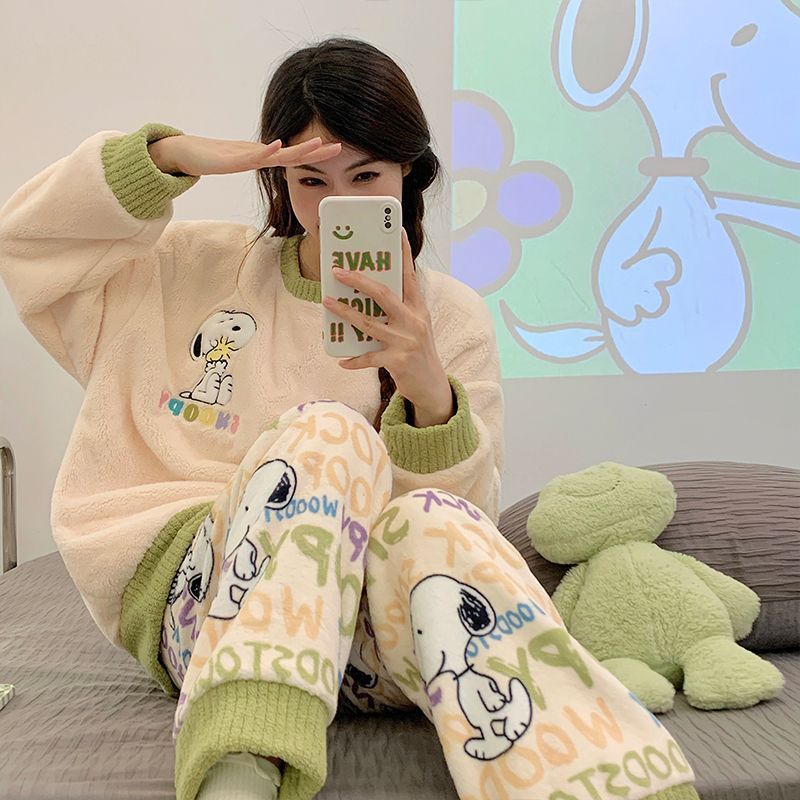 Set in pile con pullover Snoopy del 1911