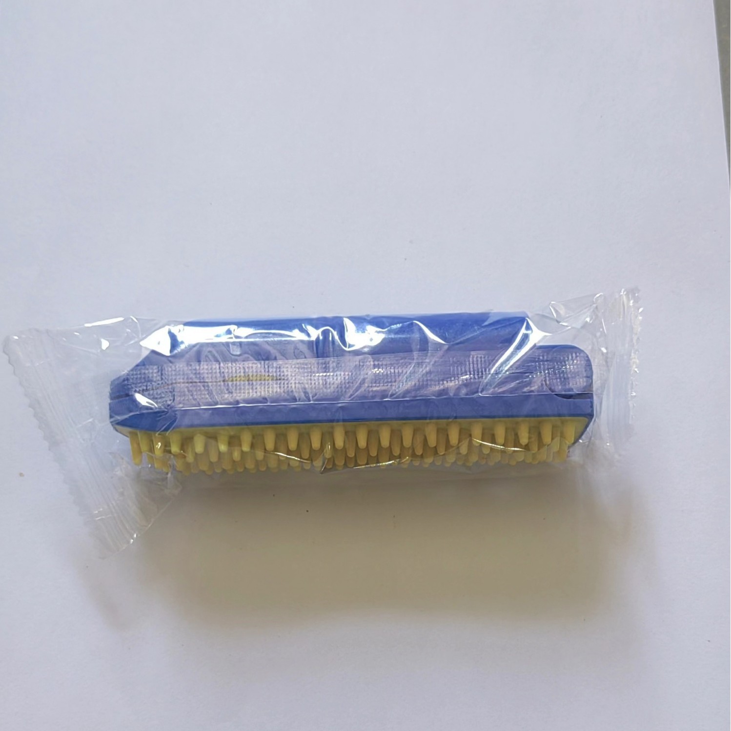Petit pinceau bleu