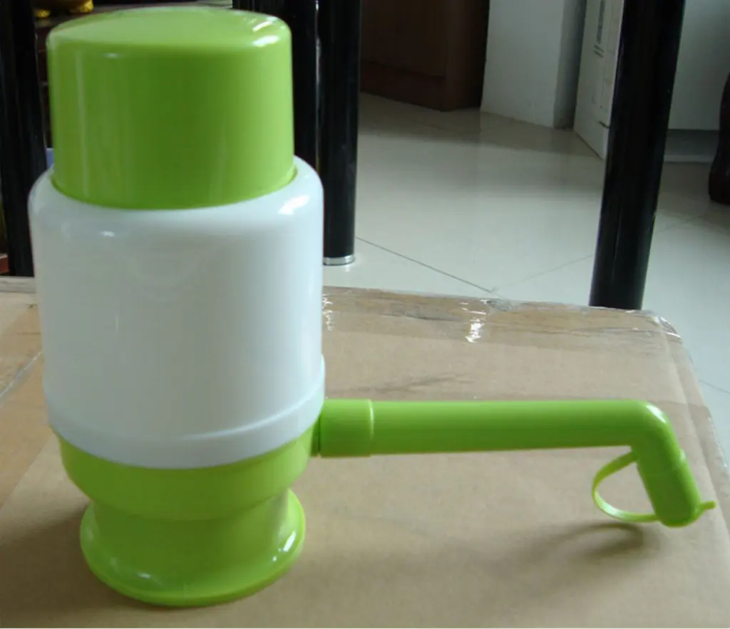 पोर्टेबल 5 गैलन हाथ प्रेस हटाने योग्य ट्यूब अभिनव वैक्यूम मैनुअल पानी की बोतल पंप
