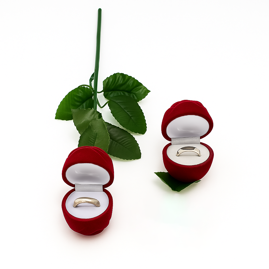 Tapa de plástico con forma de rosa y ramas.
