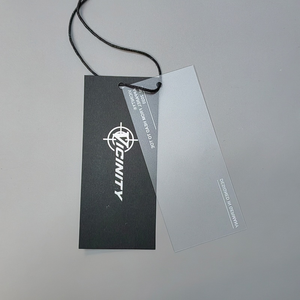Etiqueta de papel de cuerda impresa para ropa de plástico ecológica de lujo personalizada, etiquetas colgantes de precio en relieve para trajes - Product Image 2
