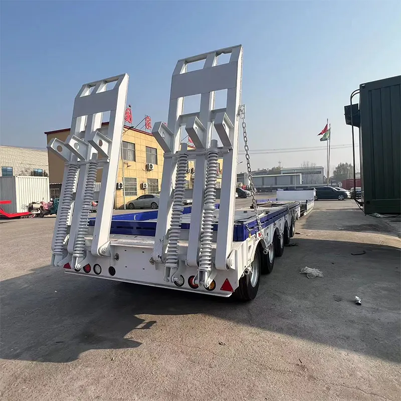 Hochwertiger 3-Achsen-70 Tonnen 40-Fuß-40 Tonnen-Ladegerät dehnbar hydraulisch Niederbett-Lkw Niederbett-Lauflieger zum Verkauf