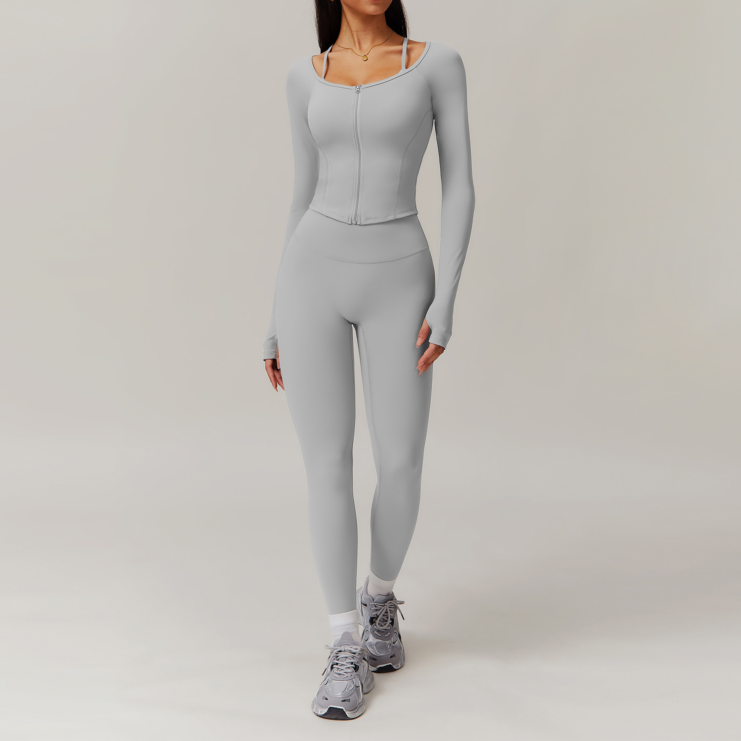manches longues + pantalon gris