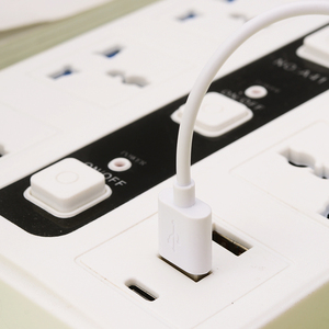 Estándar británico 7 enchufes de CA 2 interfaces USB Cable de extensión de toma de corriente 10A enchufe doméstico con 2 puertos de salida USB a - Product Image 3