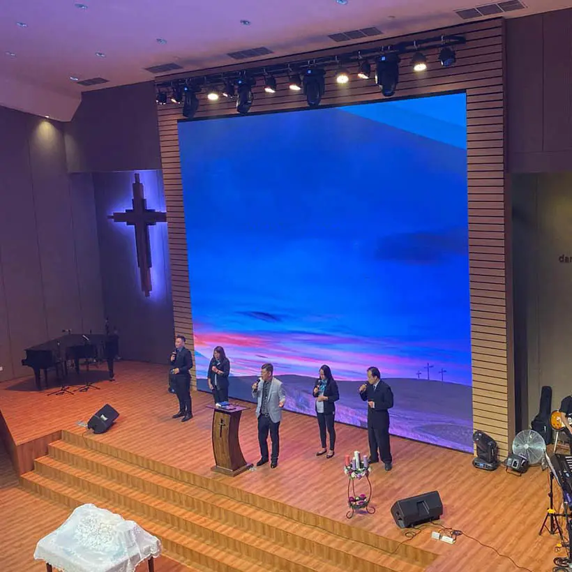 Layar panel Led luar ruangan layar Led resolusi tinggi layar gereja peraga latar belakang iklan dinding peraga sewa