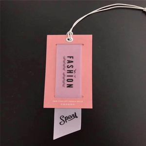 Etiquetas colgantes de ropa de papel con logotipo de nombre de impresión de diseño personalizado barato etiquetas colgantes de ropa con cuerda - Product Image 1