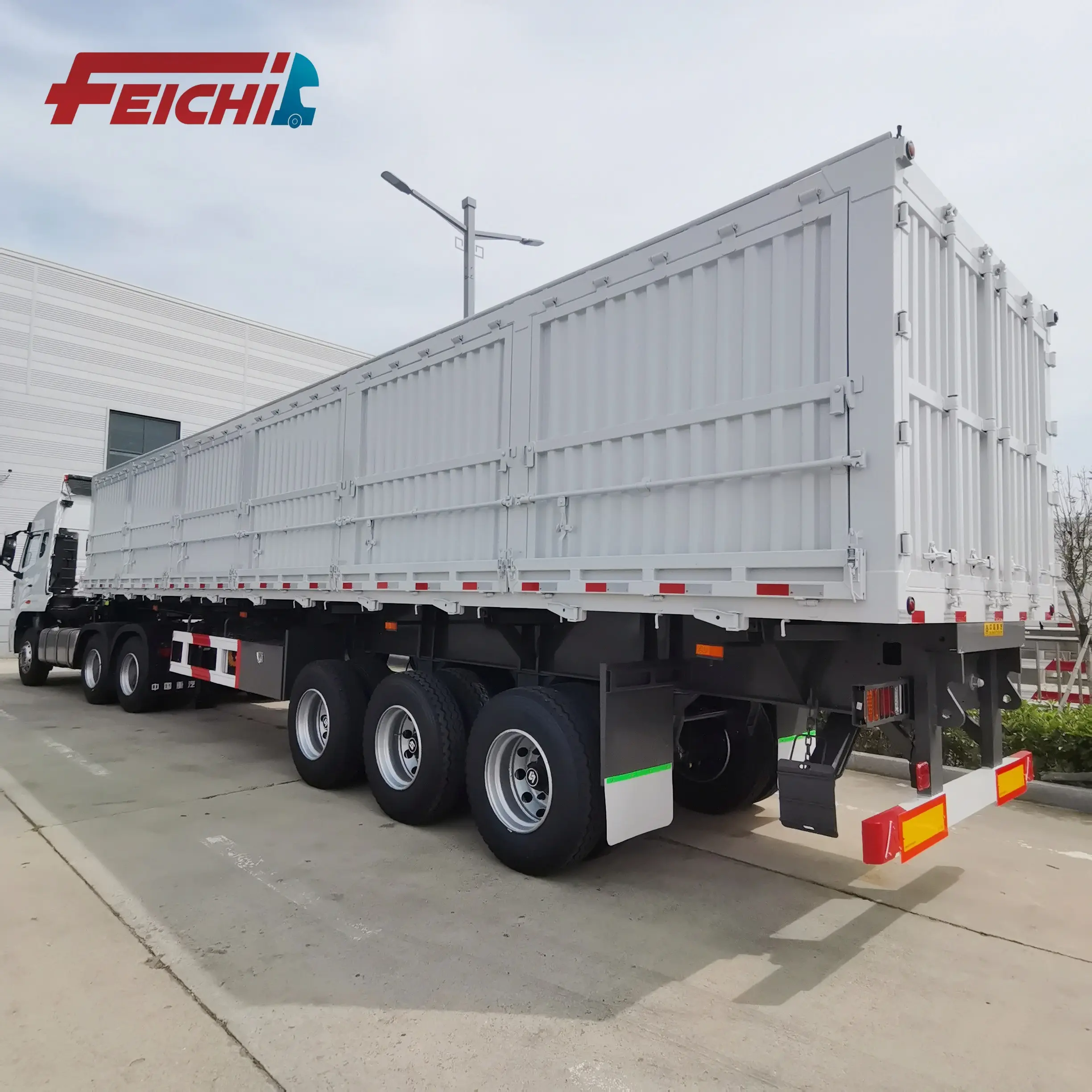 Caminhão basculante lateral/caminhão basculante traseiro semi-reboque 50-100 toneladas da marca FEICHI para mineração Tri-Axis para venda