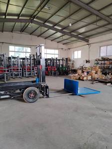 自卸三轮车仓库待售物料搬运车