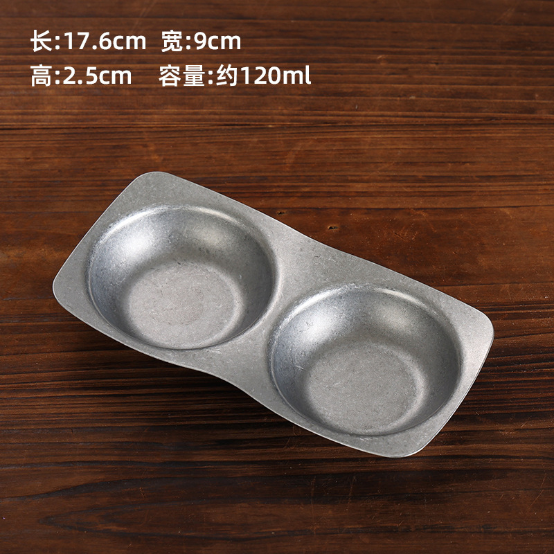 Two square/round sauce dishes (snowflake-shaped)