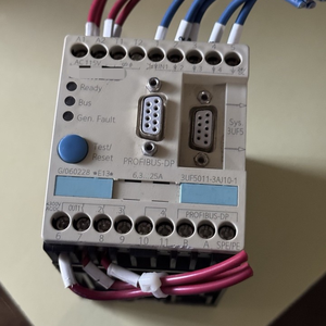 プログラミングコントローラ3UF5011-3AJ10- 1 SIMOCODE DP基本ユニットPLC新品オリジナル - Product Image 1