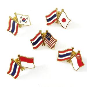 Nhà Máy Giá Thái Lan Và Thế Giới Tình Bạn Cờ Đôi Ve Áo <span class=keywords><strong>Pin</strong></span> Quốc gia Cờ Tùy Chỉnh Vượt Cờ Pins Mềm Men - Product Image 2