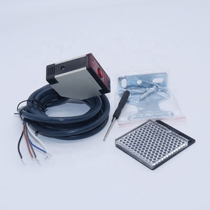 激光红外镜反射传感器方形光电开关传感器E3JK-R20C1 12V 24V 5线1NO1NC 10m可调 - Product Image 1