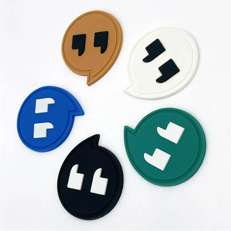 Di alta qualità fornitore di etichette in PVC Logo personalizzato in rilievo 3d trasferimento di calore patch in gomma distintivo in Silicone per indumento