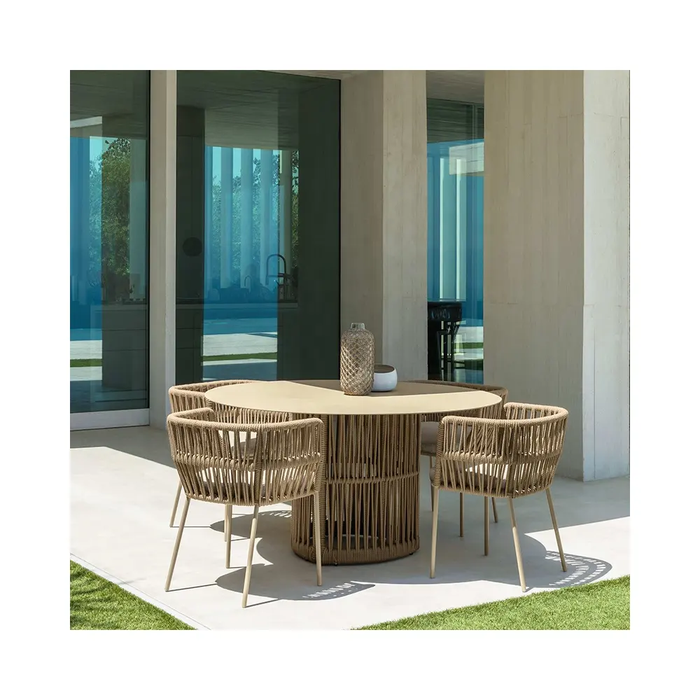 Juego de sillas de mesa Muebles de jardín al aire libre Nuevo diseño Ocio Cena de ratán de aluminio Cuatro juegos Mesa y sillas de patio al aire libre