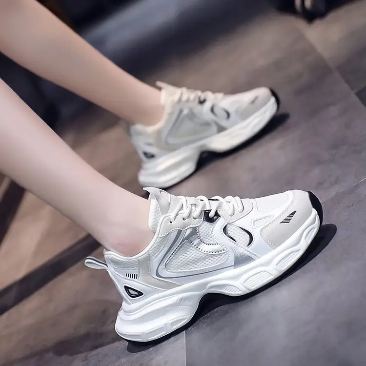 2024 봄 새로운 여성 워킹 슈즈 통기성 메쉬 어퍼 두꺼운 단독 높이 증가 레저 패션 여성용 아빠 신발