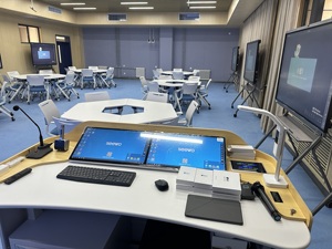 Equipo educativo mesa de computadora para profesores universitarios Mesa de altura eléctrica con cámara de documentos y sistema de micrófono - Product Image 6