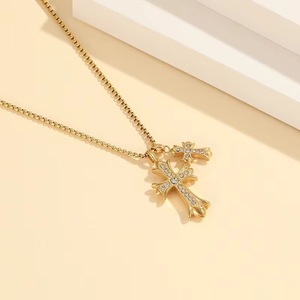 ファッションチタンスチールクロスダイヤモンドネックレスダブルクロスヴィンテージロングペンダントネックレス女の子用