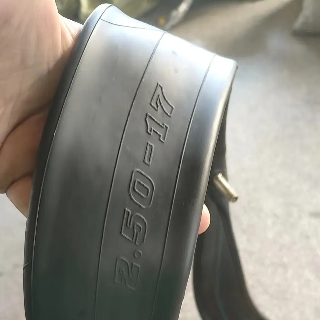 Produttore personalizzato di pneumatici per camera d'aria per moto 2.50/2.75-18