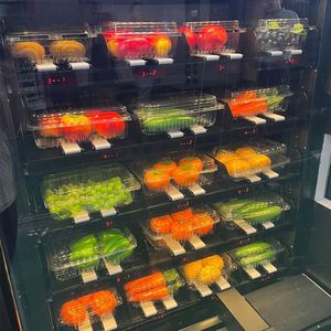 32英寸触摸屏投币式钞票冷藏沙拉蔬菜食品销售自动售货机 - Product Image 4