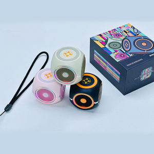 360 ° Xoay <span class=keywords><strong>Fidget</strong></span> <span class=keywords><strong>Spinner</strong></span> Cube Không Dây <span class=keywords><strong>Bluetooth</strong></span> Loa TWS <span class=keywords><strong>LED</strong></span> Di Động Âm Thanh Tốt Loa Âm Thanh Với Dây Buộc Hộp Quà Tặng - Product Image 2