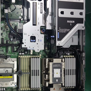 Leistungsstarker Server R7625 8sff Universal 2*AMD 9174F 2*32GB 4800 H755 auf Lager 2u Rack Server R7625 Server