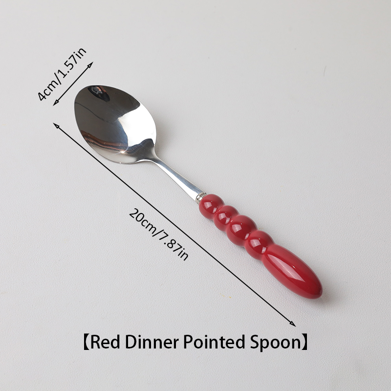 Cuillère pointue rouge